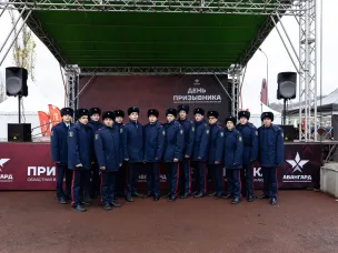 Более 400 человек объединила масштабная военно-патриотическая акция, приуроченная ко Дню призывника